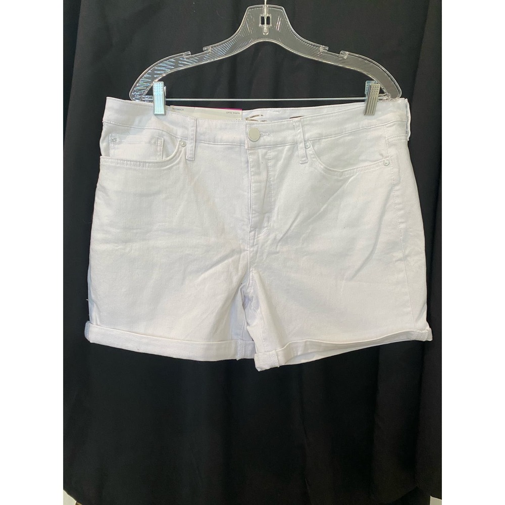 NWT Seven7 Womens Rolled Cuff Stretch Denim Weekend Short, White, size 16